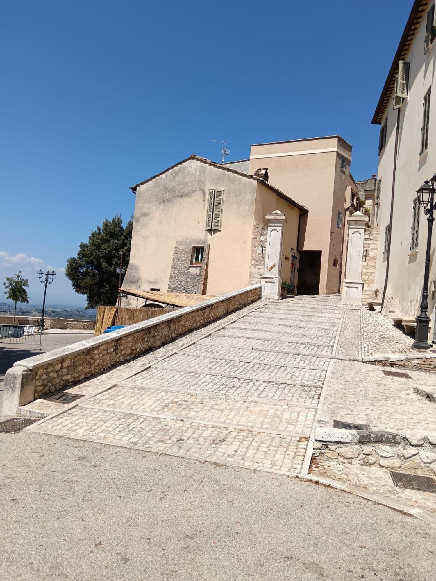Appartamento La Casa Della Rocca Roccantica Esterno foto